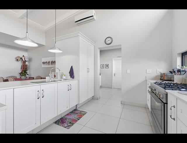 4 BEDROOM HOUSE FOR SALE IN PALM LAKES ESTATE